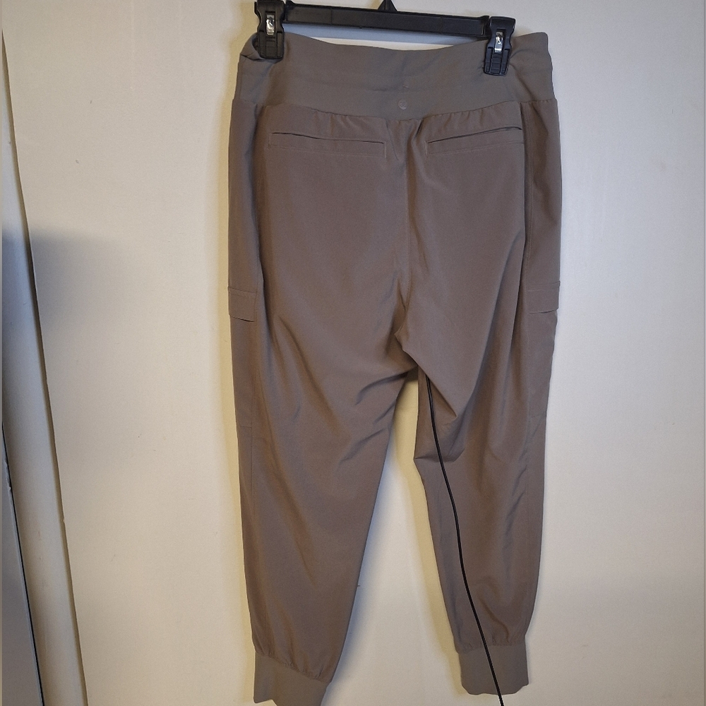 Calla Taupe Joggers Cropped Size Med - Picture 4 of 7